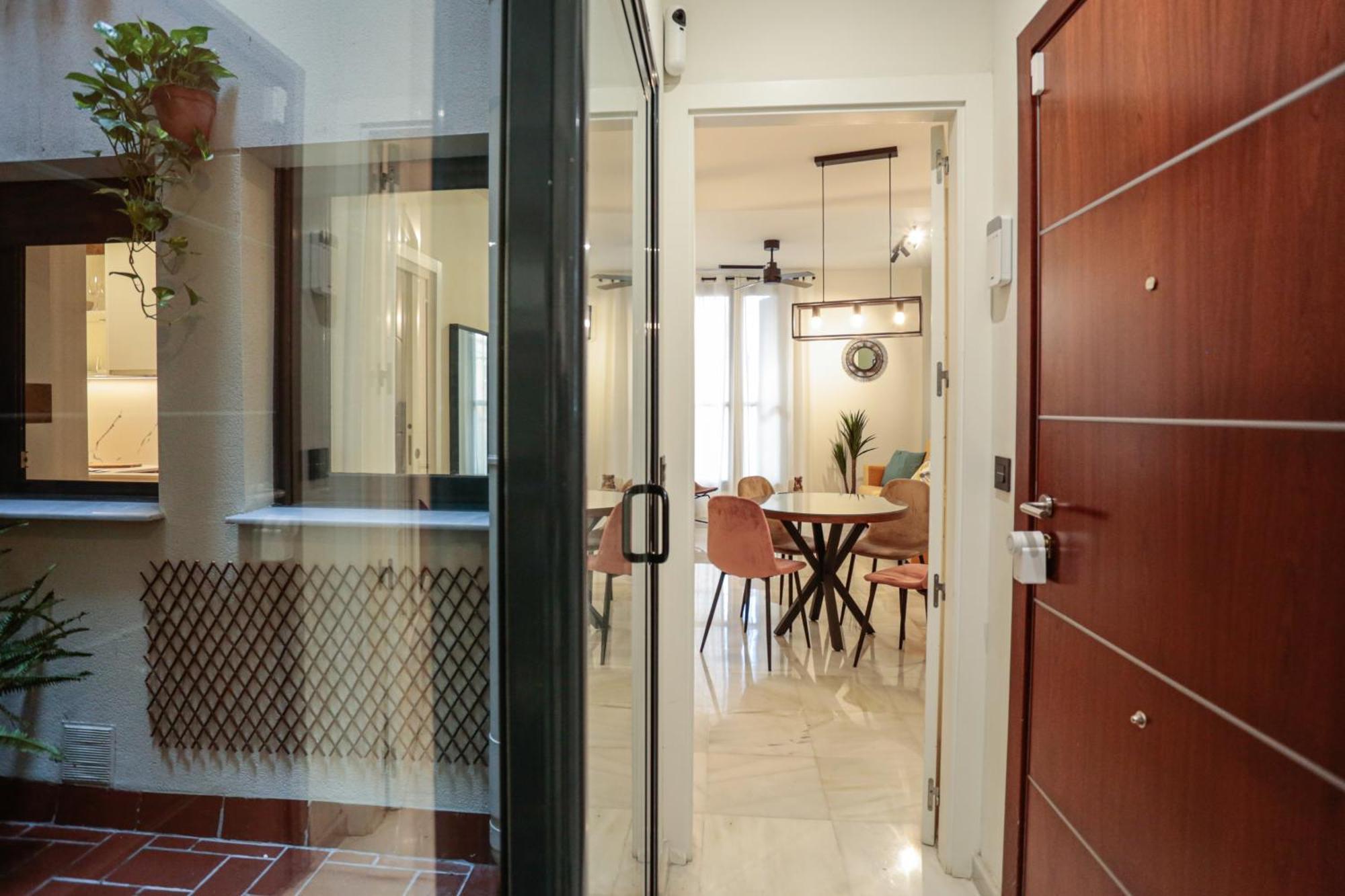 Monkeys Apartments Cervantes Севилья Экстерьер фото